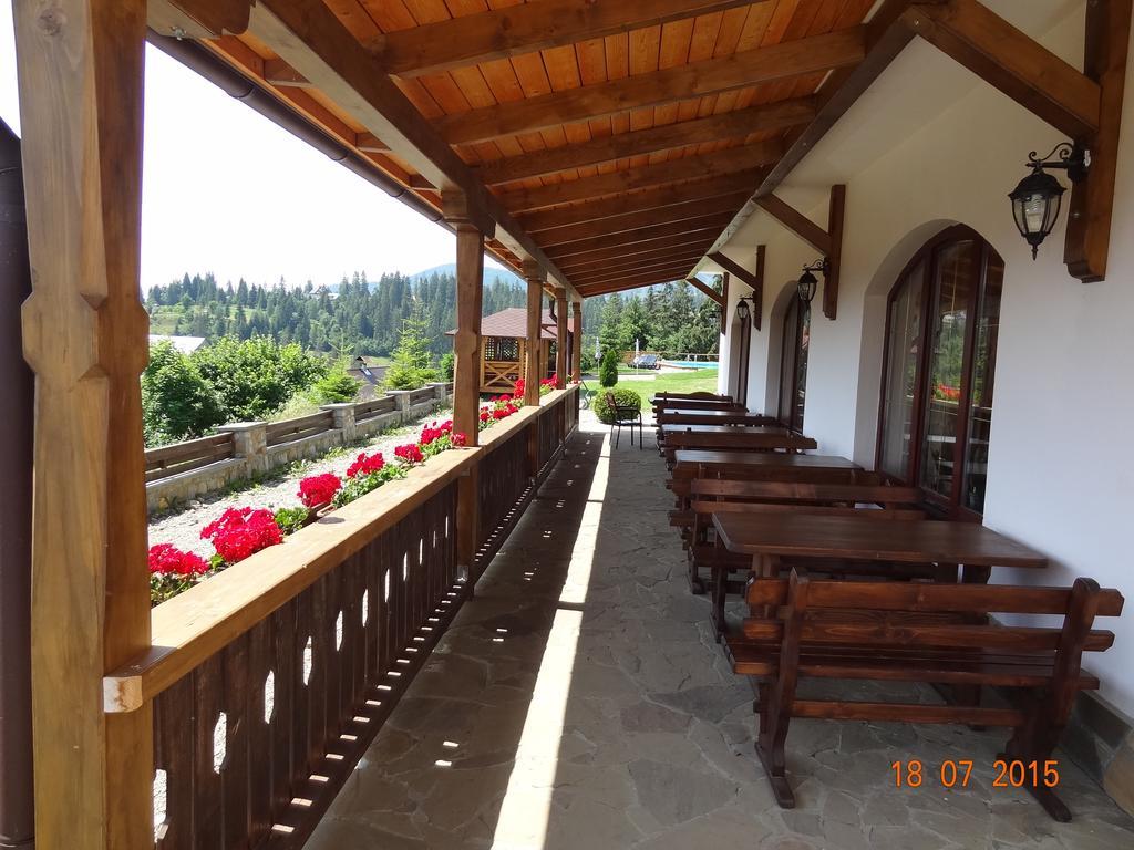 Alpenhof Pansion Hotel Slavske Buitenkant foto